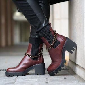 Women's Leather Chelsea Boots